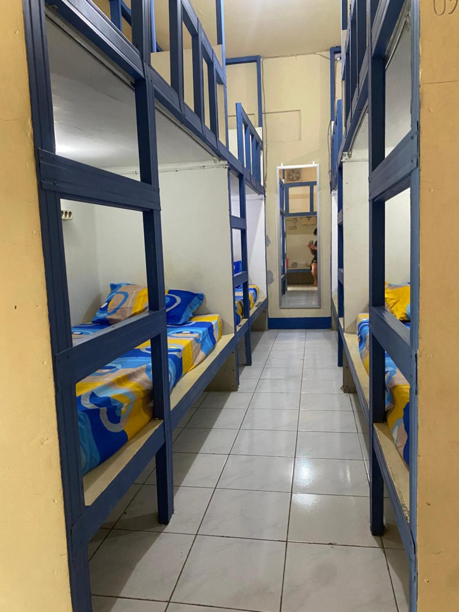 Cempaka Hostel 라부안 바조 외부 사진